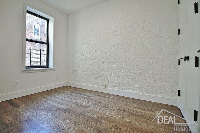 Building Photo - 249 Midwood St