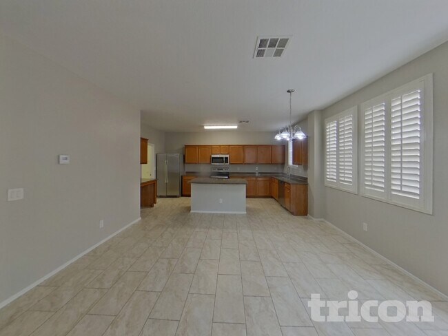 Foto del edificio - 45542 W Tucker Rd
