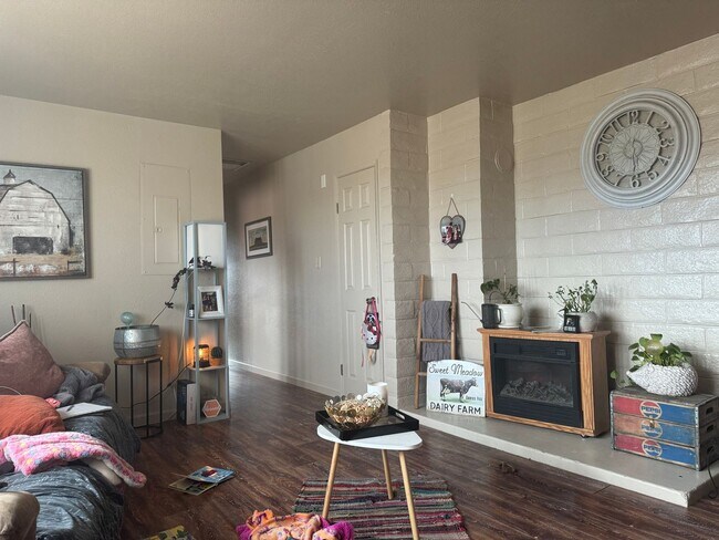 Foto del edificio - 1725 Sunkist Dr