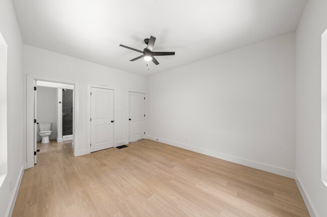 Building Photo - 3115 Woodbine Ave