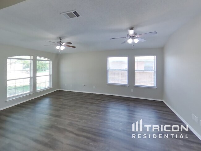 Foto del edificio - 945 Carlin Lane Burleson TX