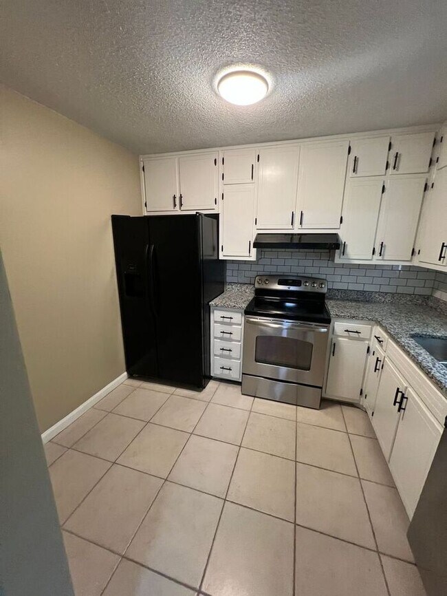 Foto del edificio - Cozy 2 bedroom 1 bath ranch duplex NOW AVAILABLE!