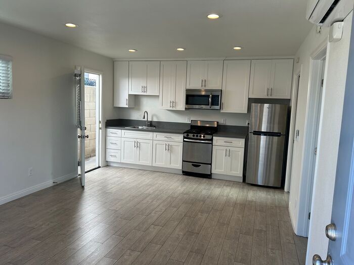 Foto principal - FANTASTIC 1BD 1BA FOR LEASE!