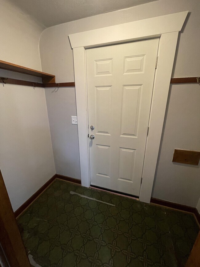 407 E Vasa Ave, Fergus Falls, MN 56537 House Rental in Fergus Falls