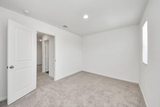 Building Photo - 10303 Rosemary