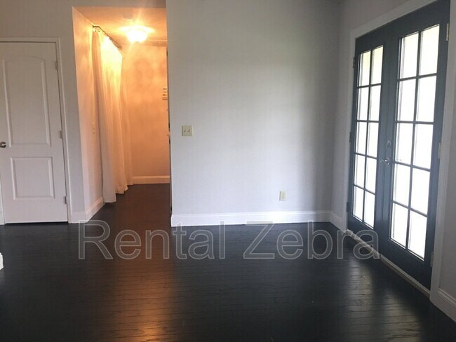 Foto del edificio - 3746 Pheasant Ct