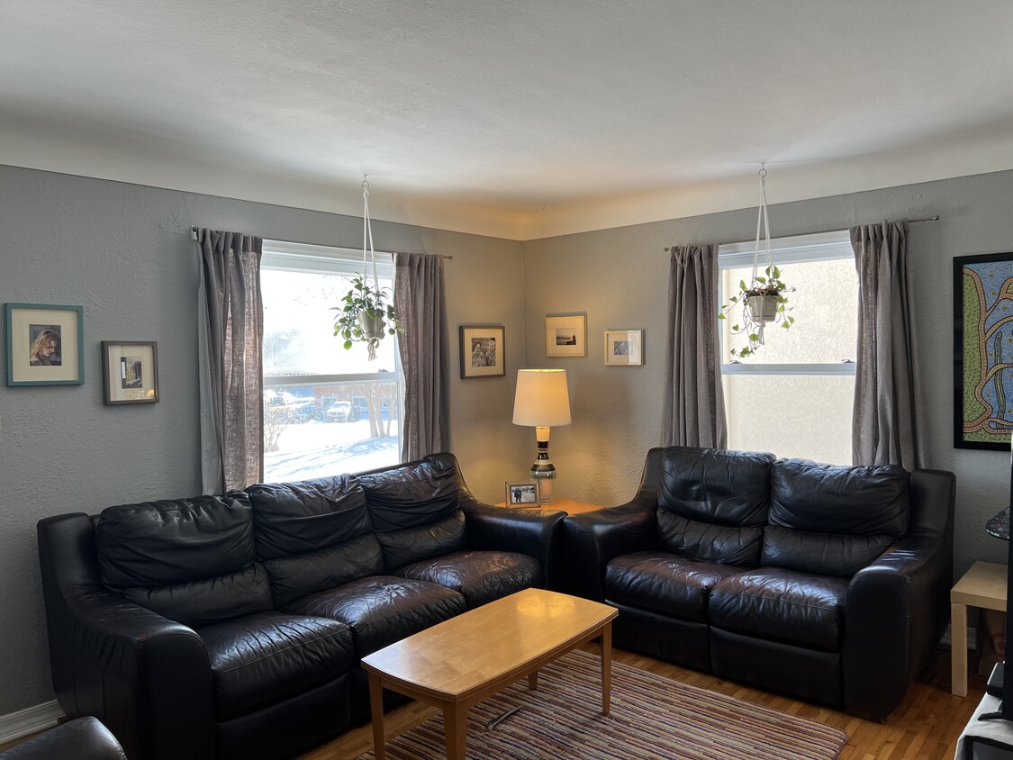 Living room - 5628 32nd Ave S