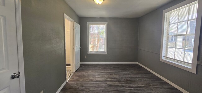 Building Photo - Updated 3/1 Ybor City !