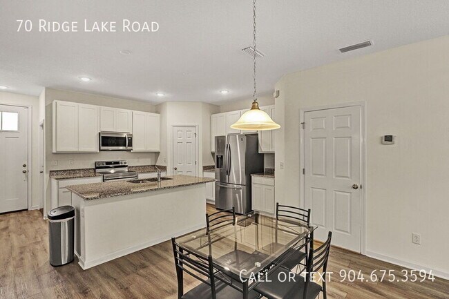 Foto del edificio - 70 Ridge Lake Rd