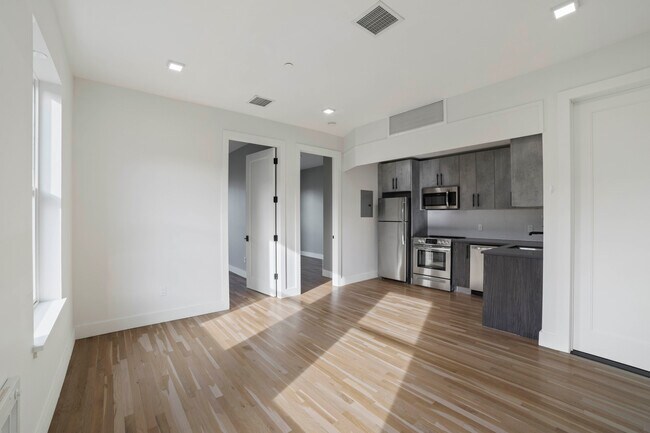 Building Photo - 1636 DeKalb Ave