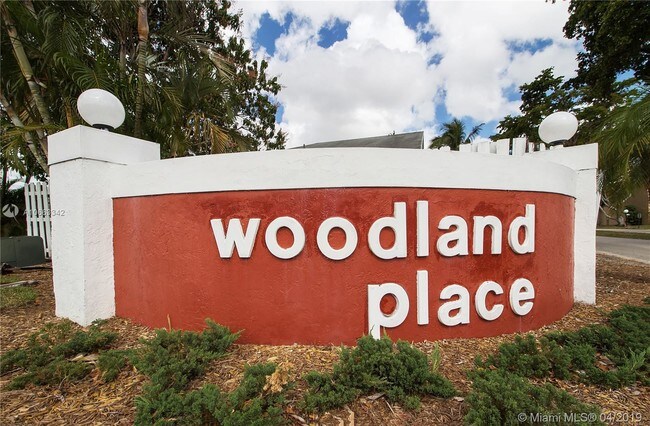 Building Photo - 5801 Woodland Point Dr