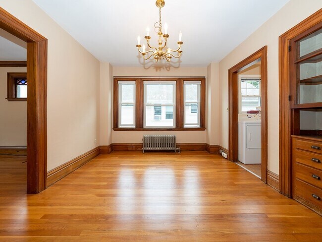 Photo - 32 Rangeley Rd Apartment