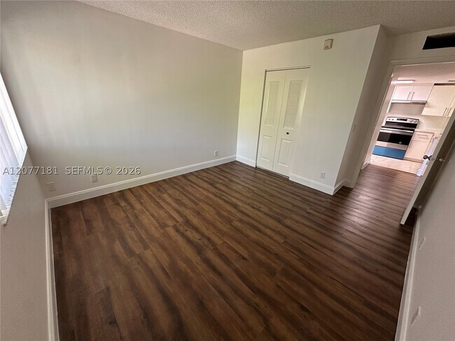 Building Photo - 10757 Cleary Blvd