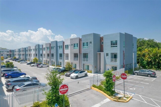 Building Photo - 2561 NE 193rd St