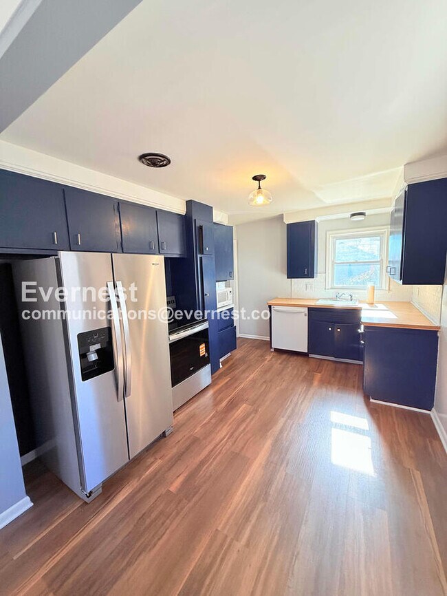 Foto del edificio - 3 Bed/1 Bath Home with Fenced Yard / Pet-Friendly / Vouchers Accepted / Available Now!