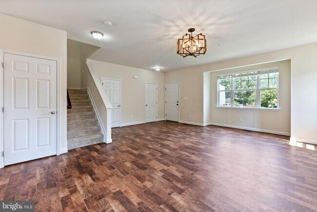 Foto del edificio - 555 English Oak Ln