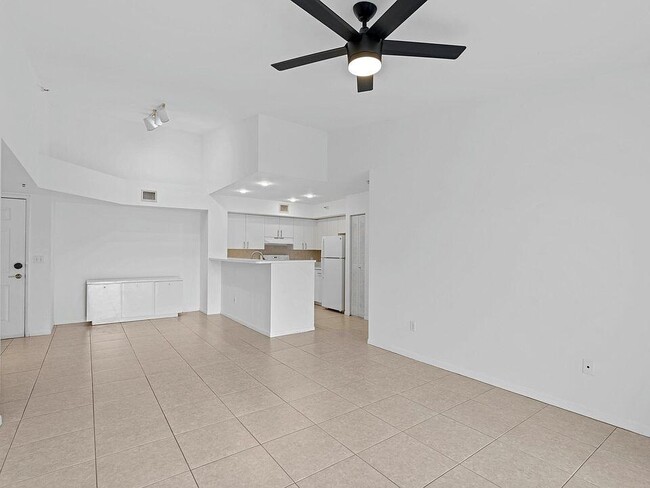 Building Photo - 135 Yacht Club Way