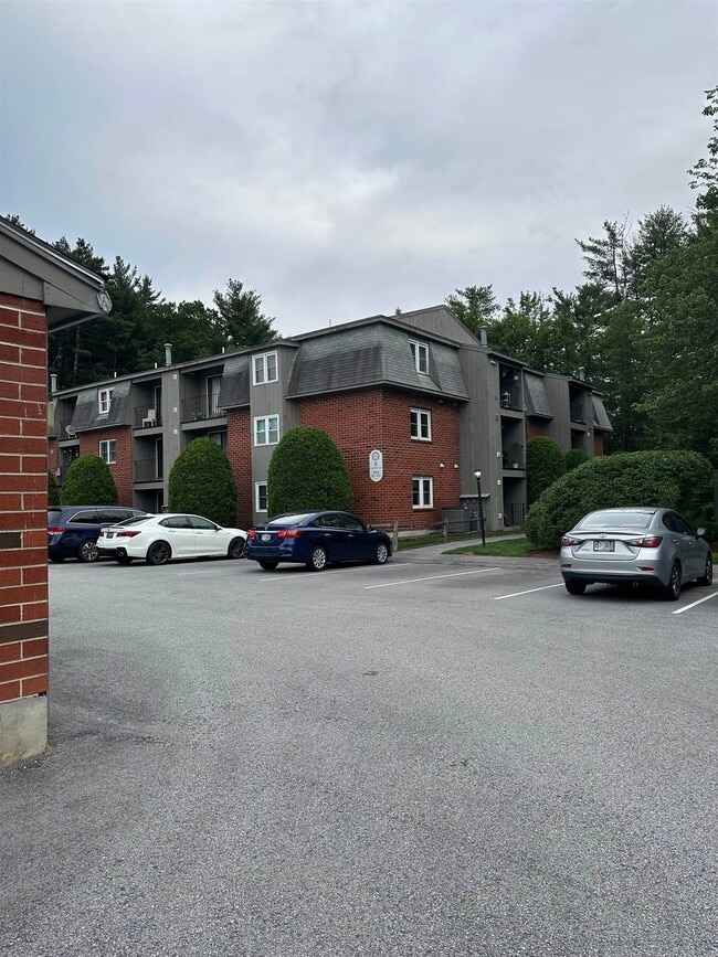 Building Photo - 9 Blackstone Dr