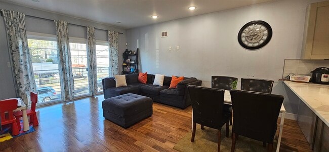 Building Photo - 251 Manhattan Ave