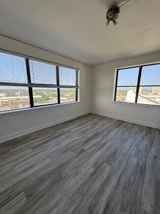 Building Photo - 311 W Ashley St