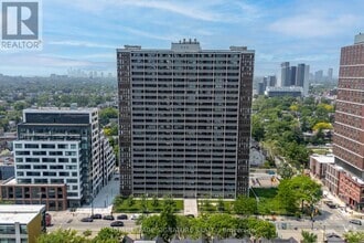 Building Photo - 666-2666 Spadina Ave.