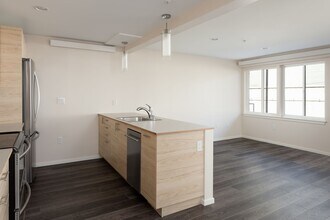 Building Photo - 10317 Greenwood Ave N