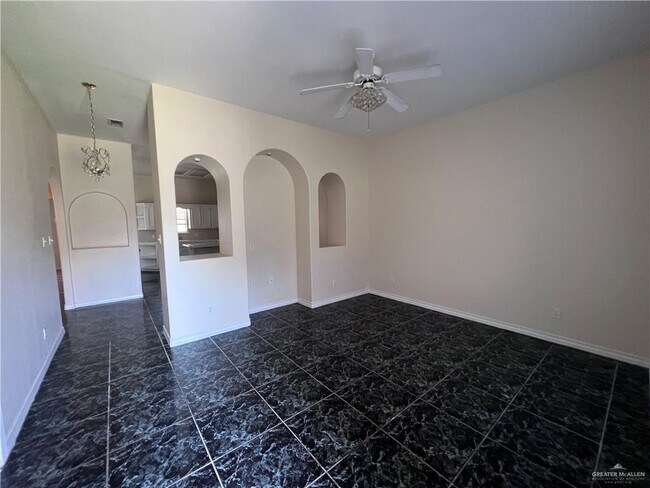 Foto del edificio - 4612 W Maple Ave