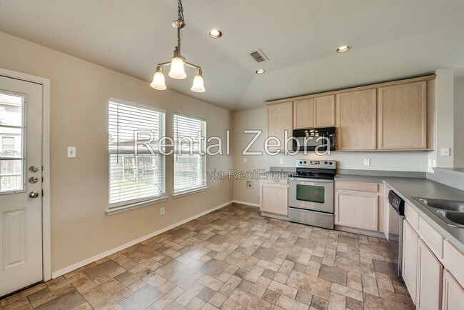 Building Photo - 752 Vista Verde Dr