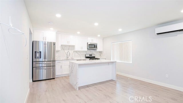 Building Photo - 12558 Vanowen St