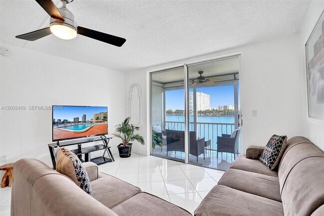 Foto del edificio - 2999 Point E Dr