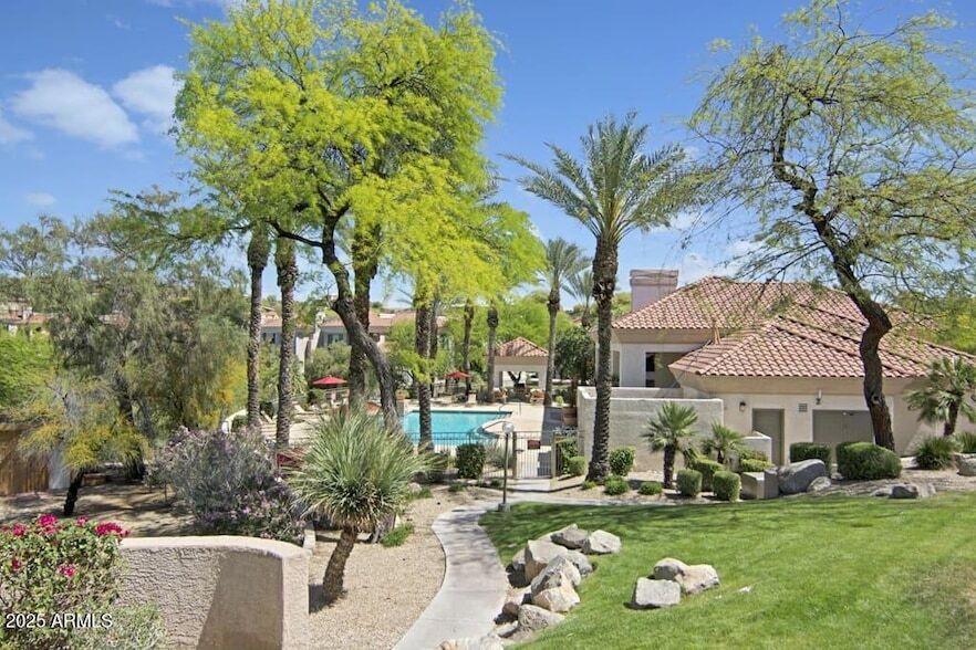 Foto principal - 1550 E Thunderbird Rd