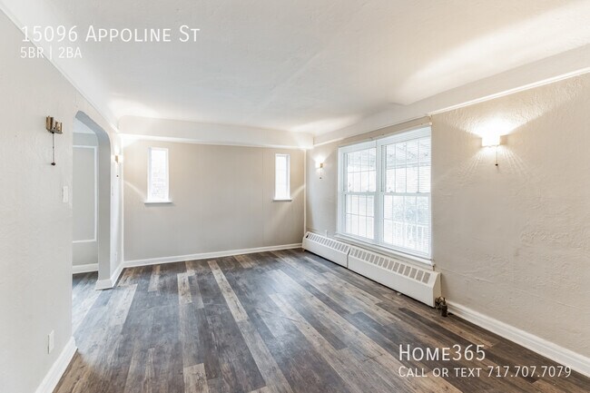 Building Photo - Victorian Charm with Modern Convenience: E...