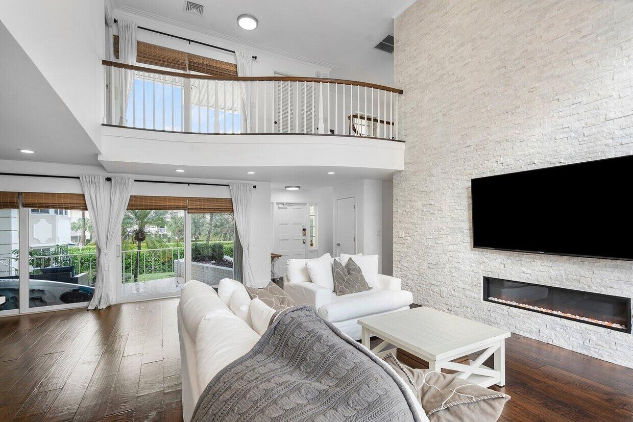 Foto principal - 1299 S Ocean Blvd