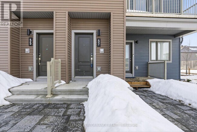 Photo du bâtiment - 57 Dashing Private