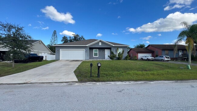 Building Photo - BEAUTIFUL 4 Bd/2 Ba Home in Lovely Palm Bay!!!
