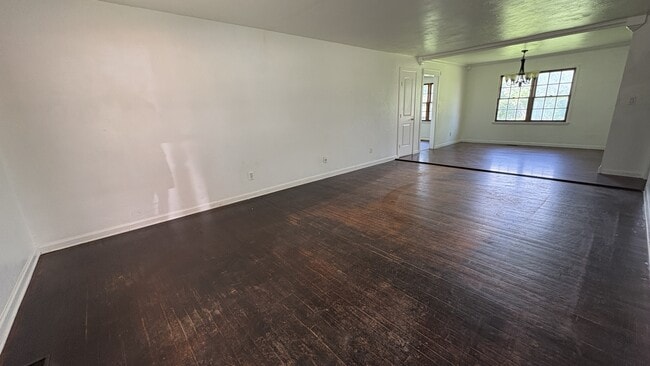 Building Photo - 513 SW 56th St
