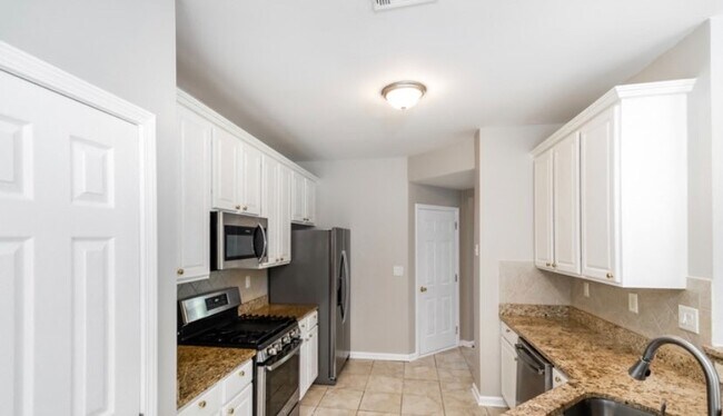 Building Photo - 1010 Great Oaks Dr