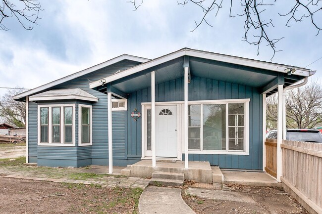 Building Photo - 146 Caddo