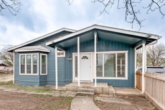 Building Photo - 146 Caddo, A