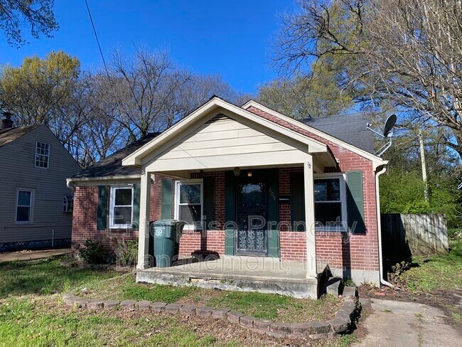 Building Photo - 609 Houston St
