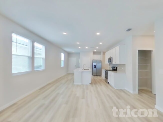 Building Photo - 14897 Praline Ct