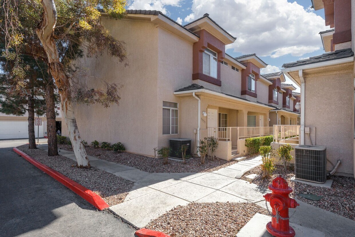 Primary Photo - Three bedroom with two car garage in gated...