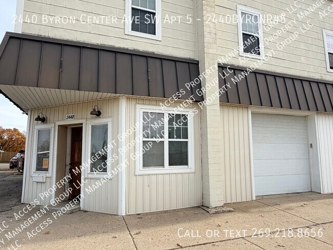 Foto del edificio - 2440 Byron Center Ave SW