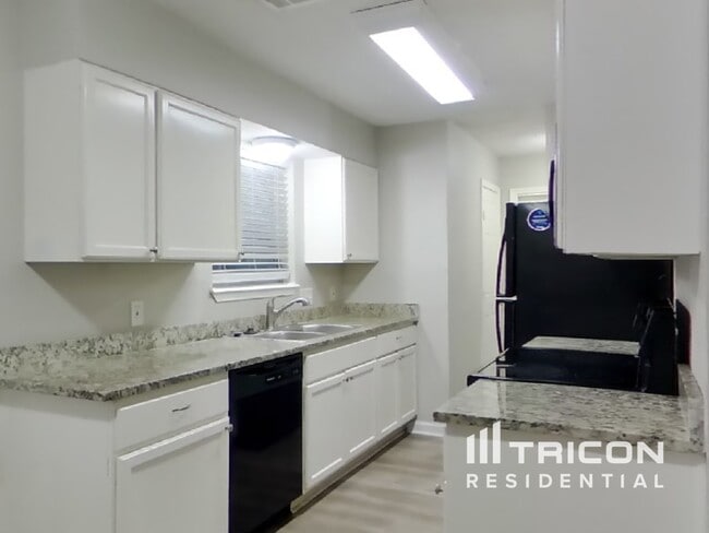 Foto del edificio - 12230 Haroldson Forest Dr