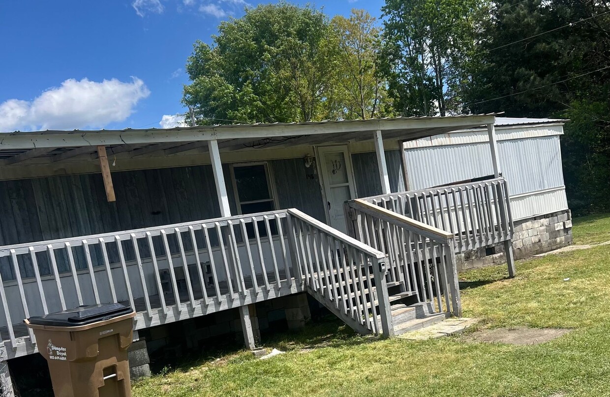 Foto principal - 3 bedrooms, Wagener, $950, 803-537-0185