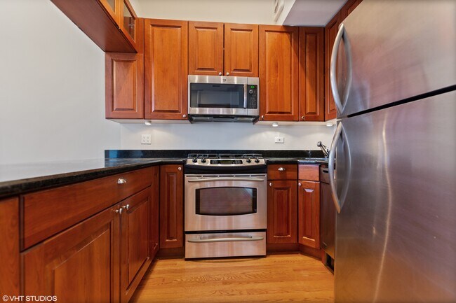 Building Photo - 551 W Belden Ave