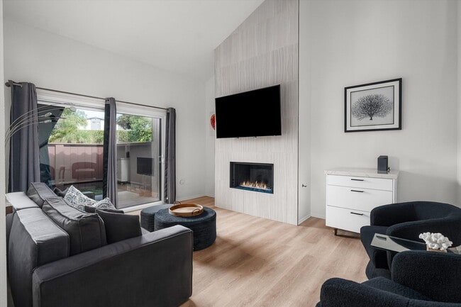 Building Photo - Catch the Wave of Modern Comfort at Our Reef Oasis