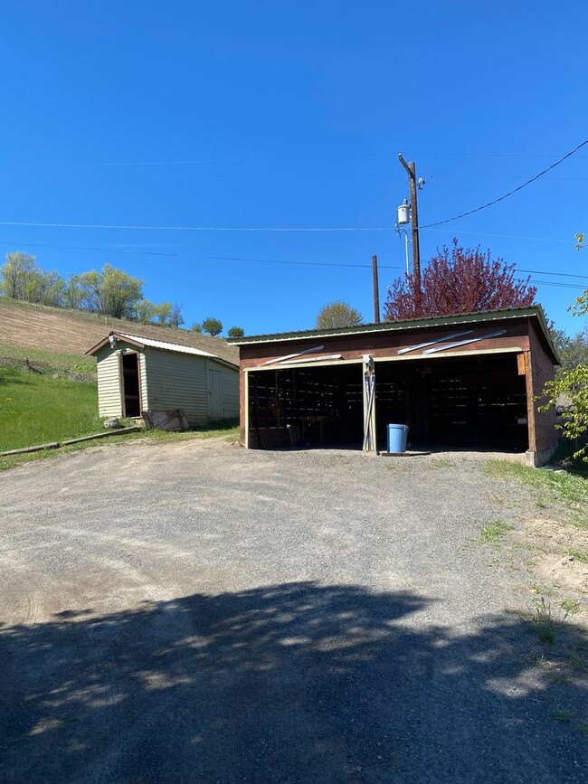 Building Photo - Location, Community, Quality Living. It St...