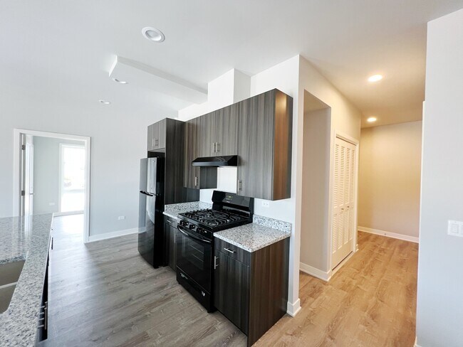 Foto del edificio - 3210 S Archer Ave
