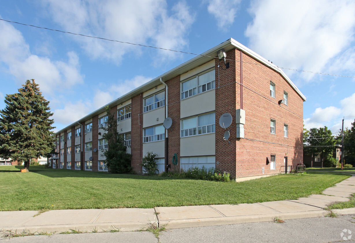 Building Photo - 20-22 Varna Dr